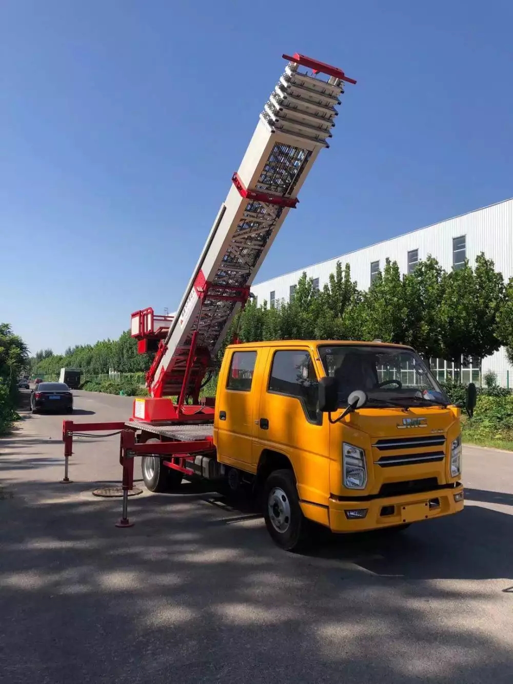 蓬溪附近的云梯车出租服务：轻松解决高空作业需求